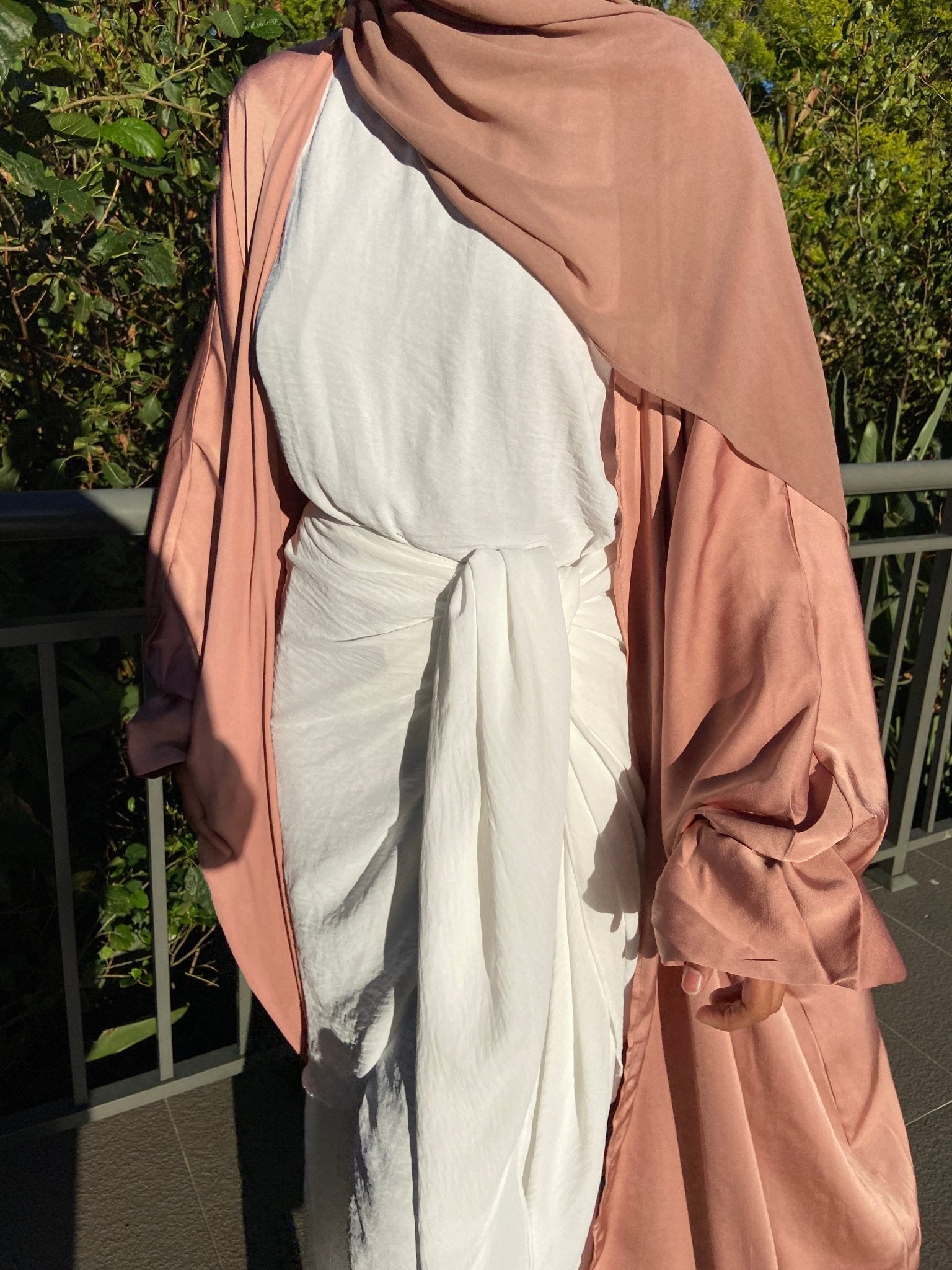 The Hala Abaya - Dusty Pink - Layali ليالي